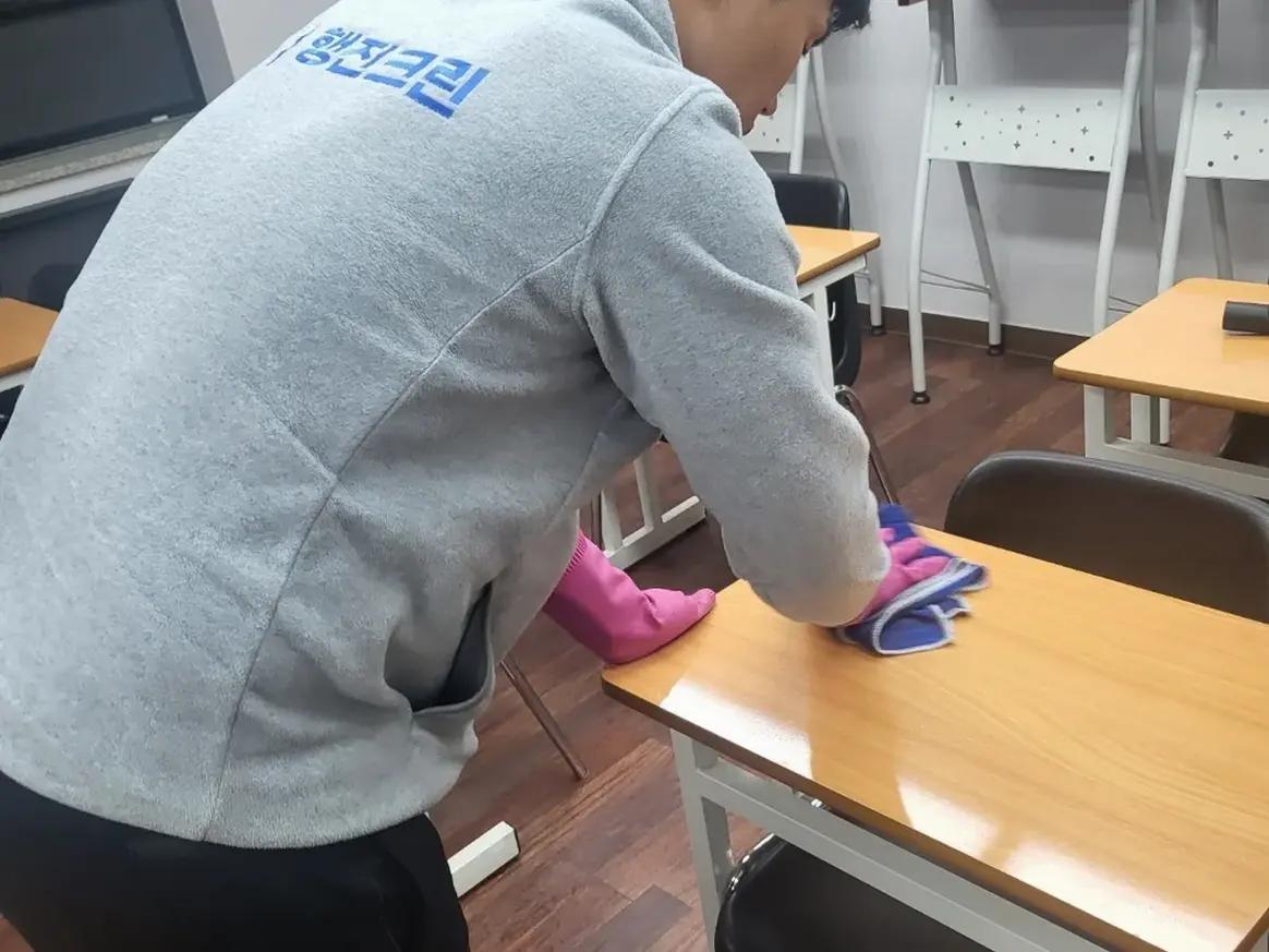 괴산군 괴산읍 유치원 책걸상 교실 위생청소 사례 - 행진크린
