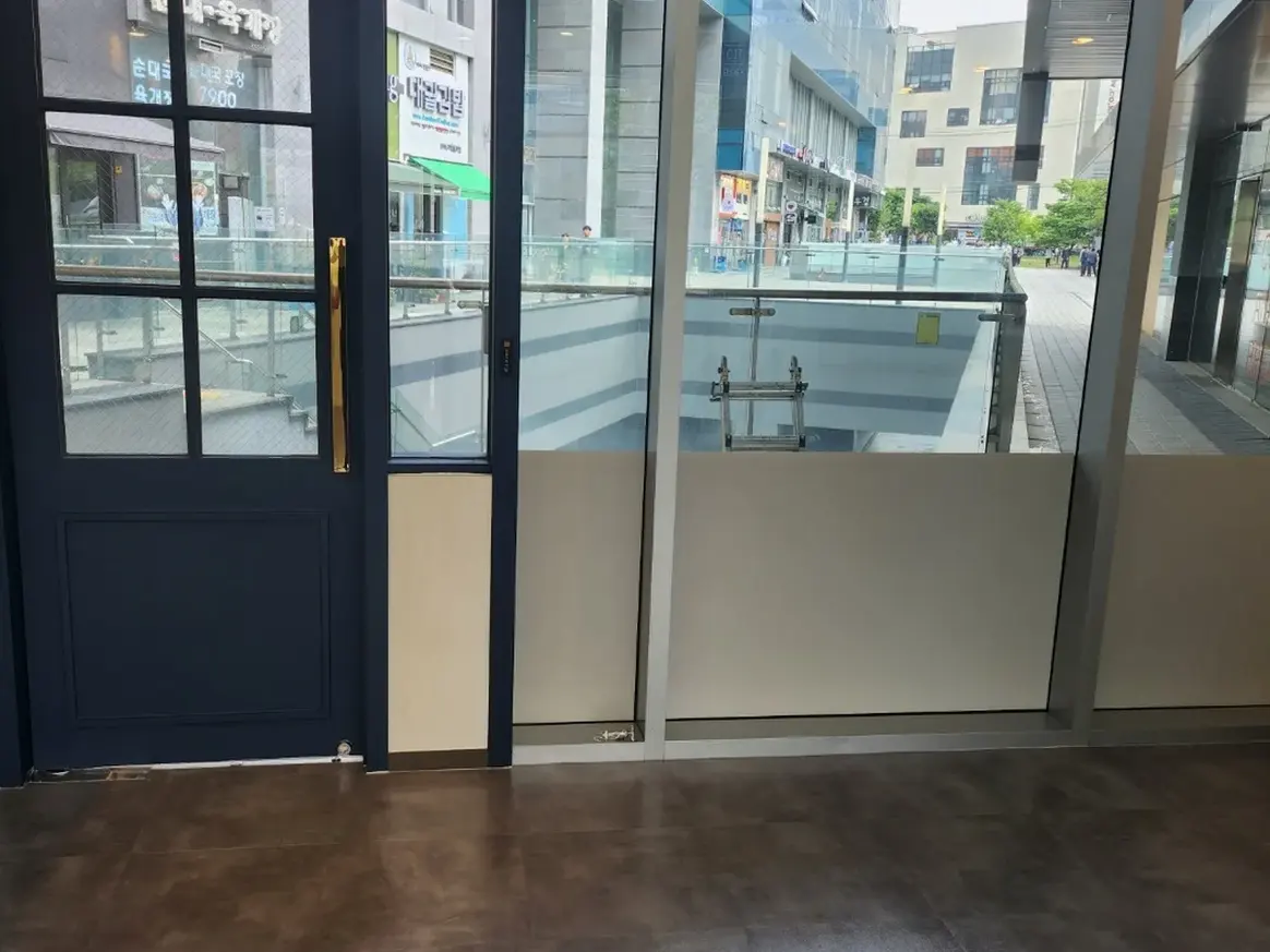 청주시 서원구 사직동 점포 카운터 검사실 위생청소 사례 - 행진크린